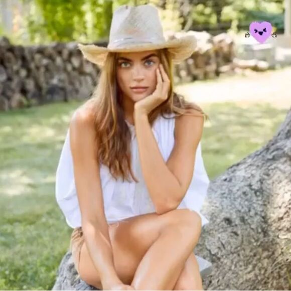 House of Lafayette Tan Straw cowgirl Hat with feathers. - Picture 9 of 11